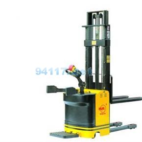 CDD15M 1.5T-1.6M堆高車載重1.5噸，提升1.6米