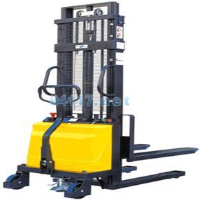 CTD1545 1.5T-4.5M堆高車載重1.5噸，提升1.5米
